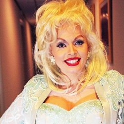 Dolly-Parton-look-a-like-boeken